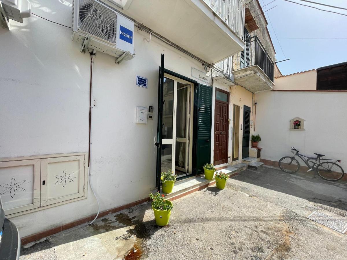 Casa Vacanze Baglio Barcellona Mondello Palermo Luaran gambar